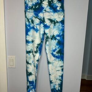 Electric & Rose Blue/green/white tie dye leggings. Size M. Excellent condition!